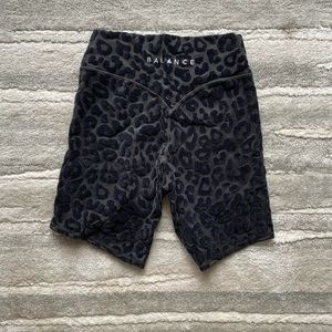 Balance Rider Shorts Leopard - Medium